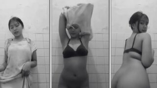 Rika Luca Slut Colmek Di Kamar Mandi